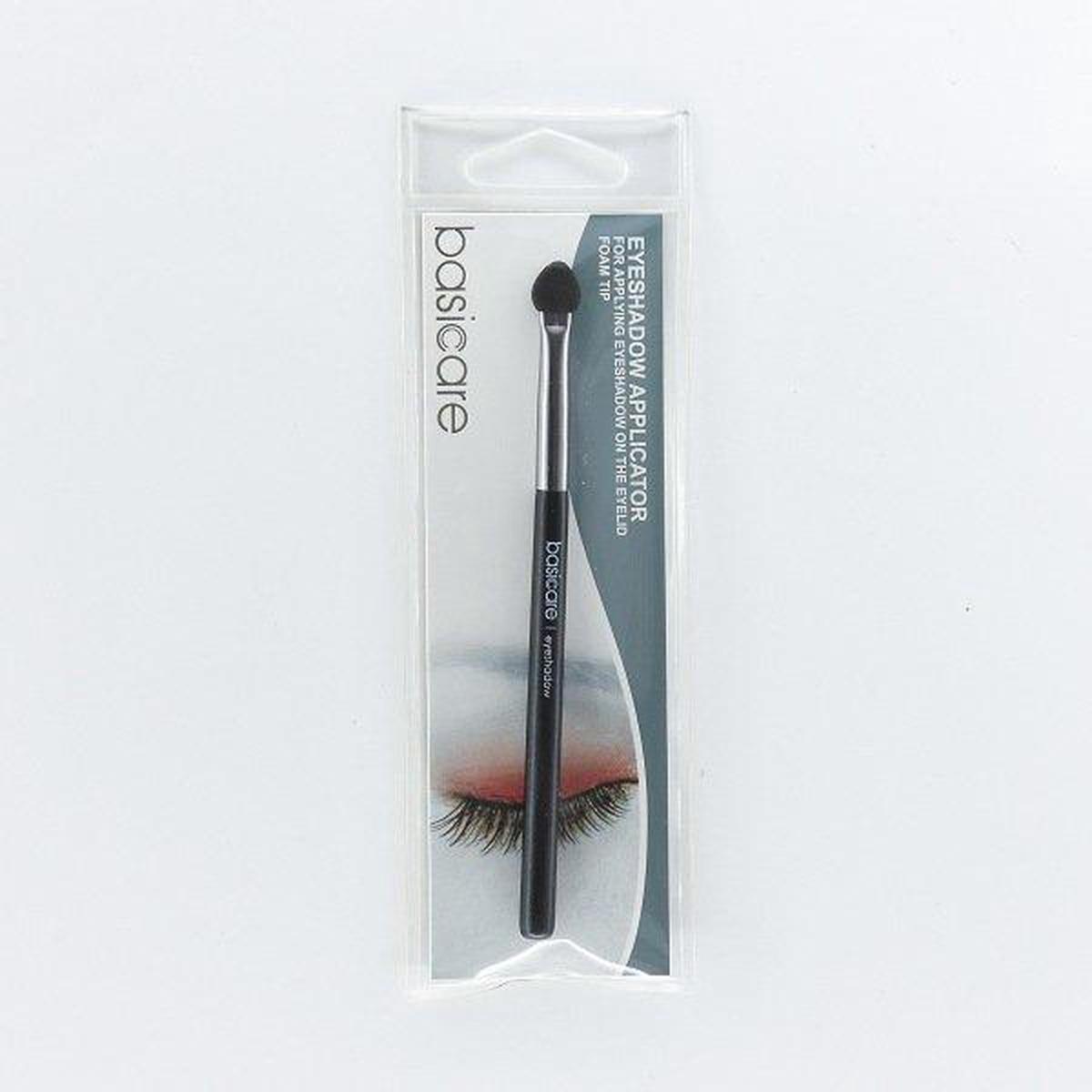 eyeshadow-applicator