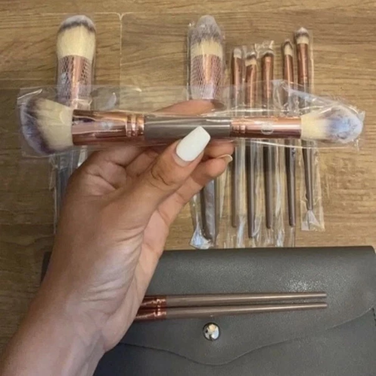make-up-brushes-set-with-case