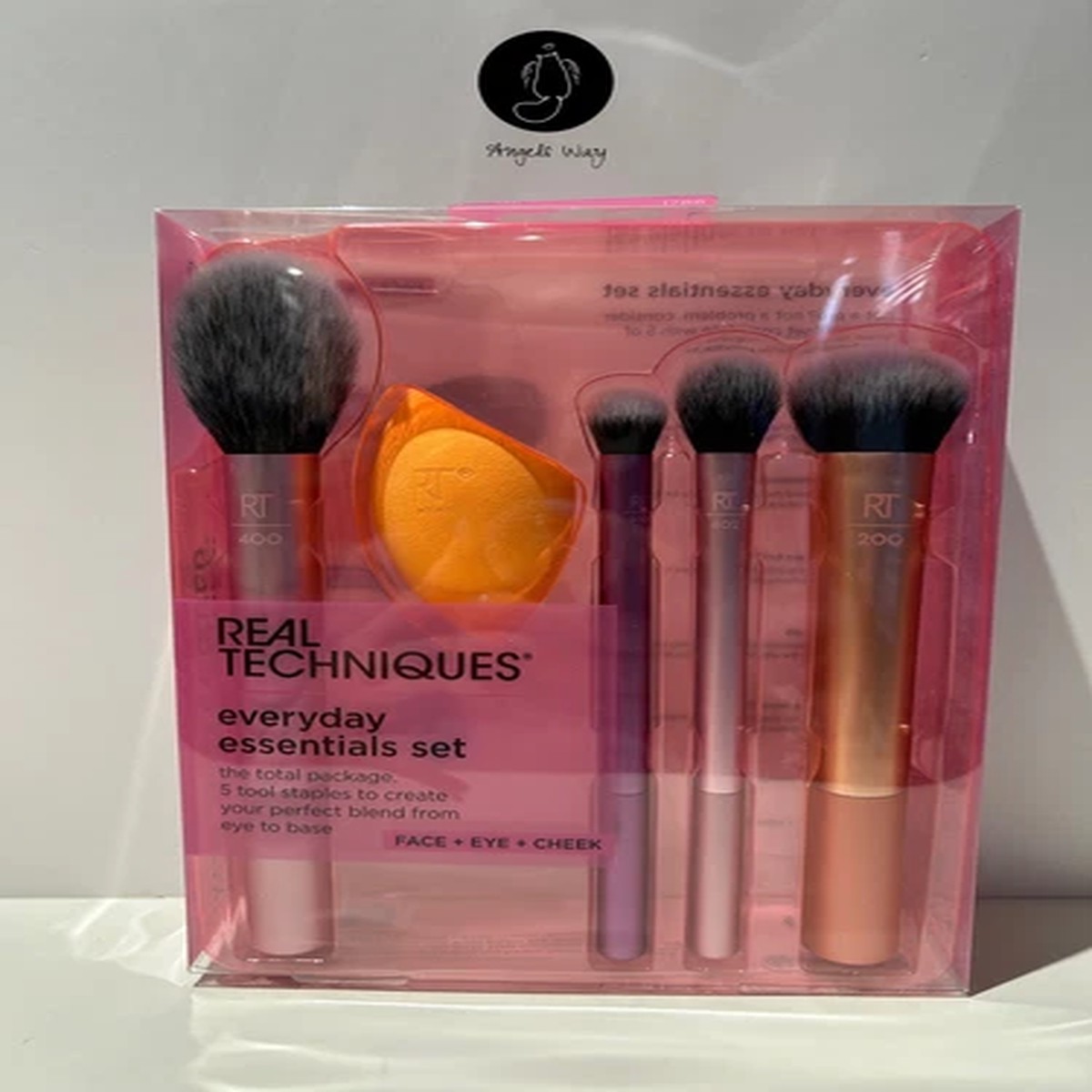 real-techniques-everyday-essentials-5pc-brush-sponge-set