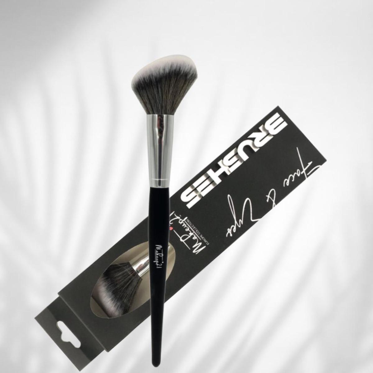 makeup21-angle-cheek-brush-b01